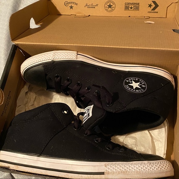 Converse men’s size 5.5 worn once